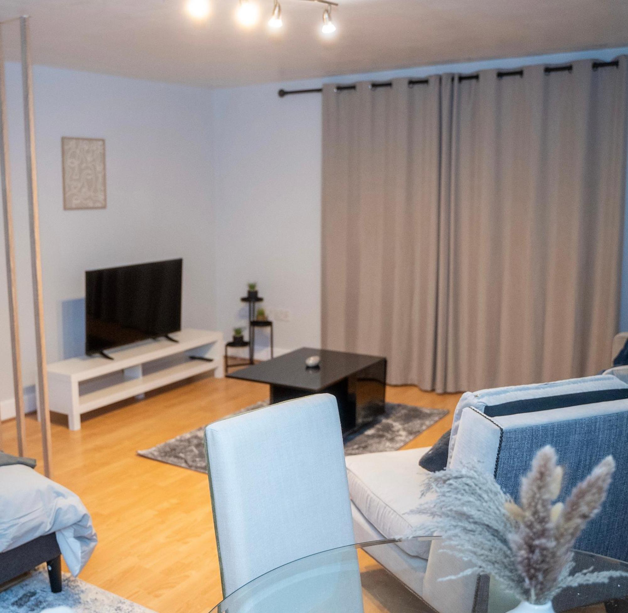 Cozy 1 Bed In Canary Wharf - Near Excel & Greenwich With Gym Acces London